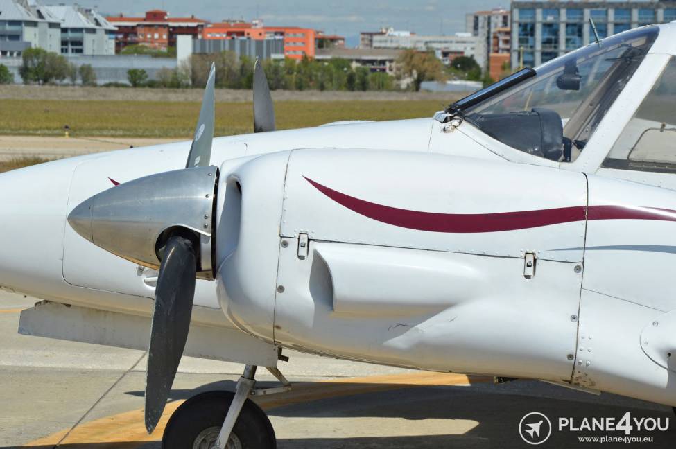 Piper PA-34-200 Seneca I full
