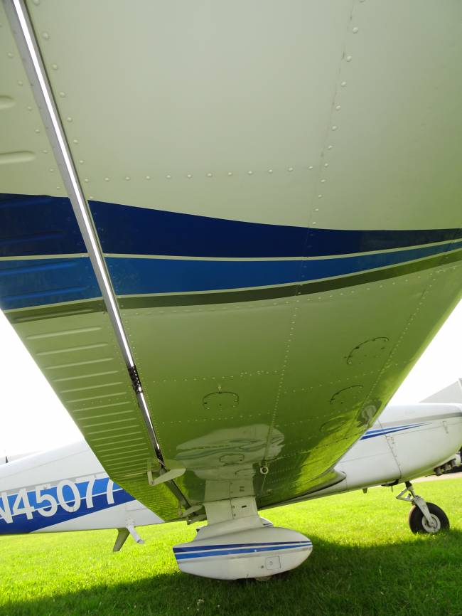 Piper PA-28-236 Dakota full