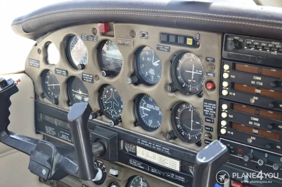 Piper PA-28RT-201T Turbo Arrow IV full