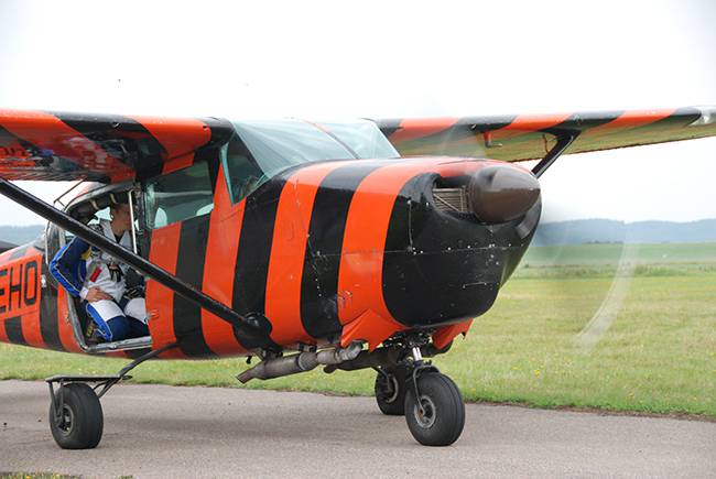 Cessna 206 Super Skywagon skydive full