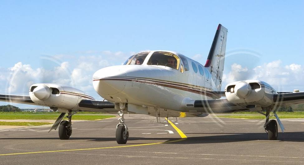 Cessna 414A Chancellor full