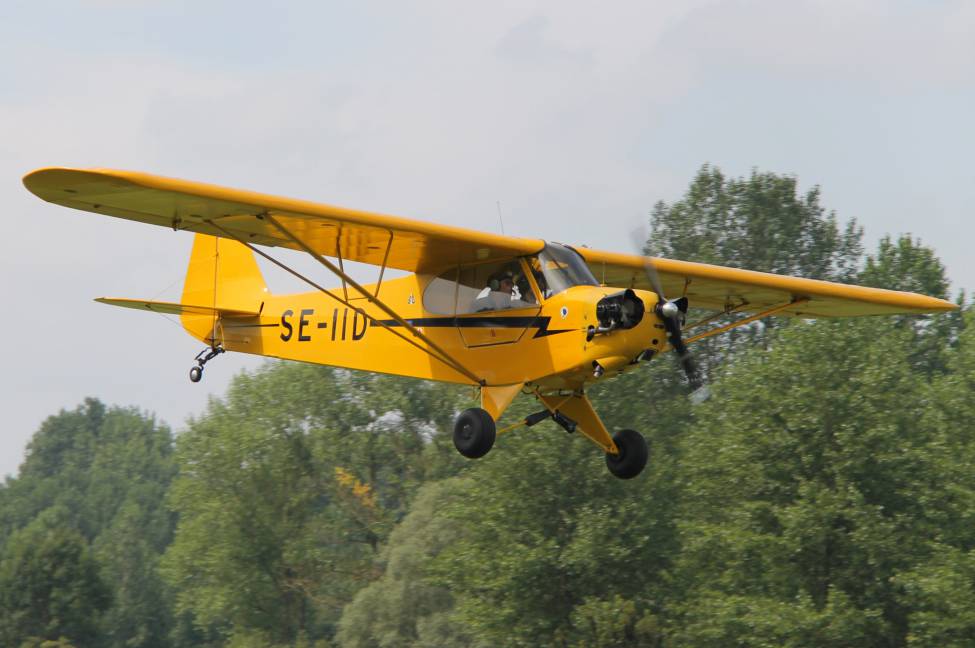 Piper J-3 Cub full