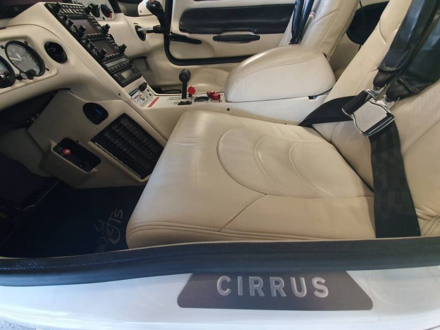 Cirrus SR22 G2 GTS full