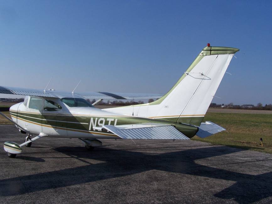 Cessna 182 Skylane P full