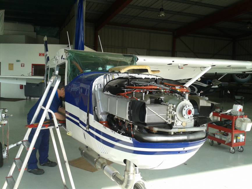 Cessna T-207 Turbo Skywagon full