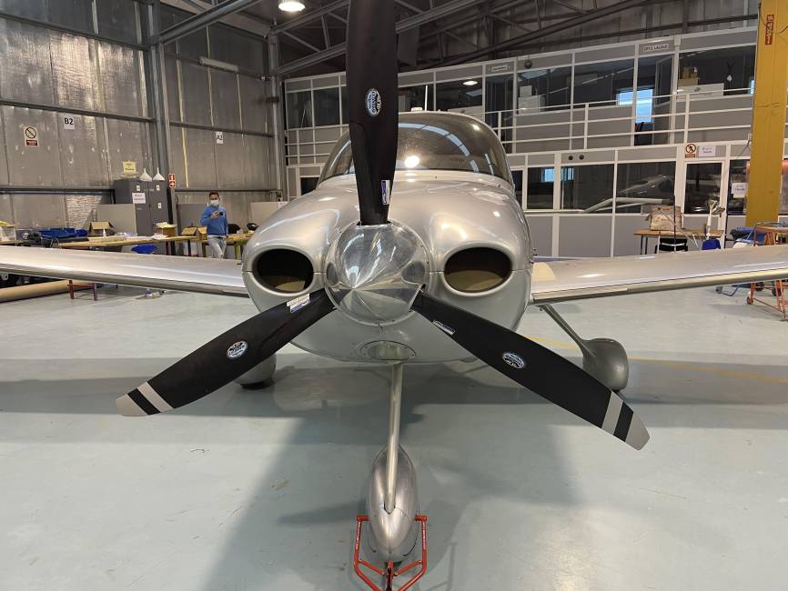 Cirrus SR22 G3 GTS With A/C full