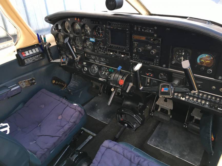 Piper PA-32R-300 Lance full