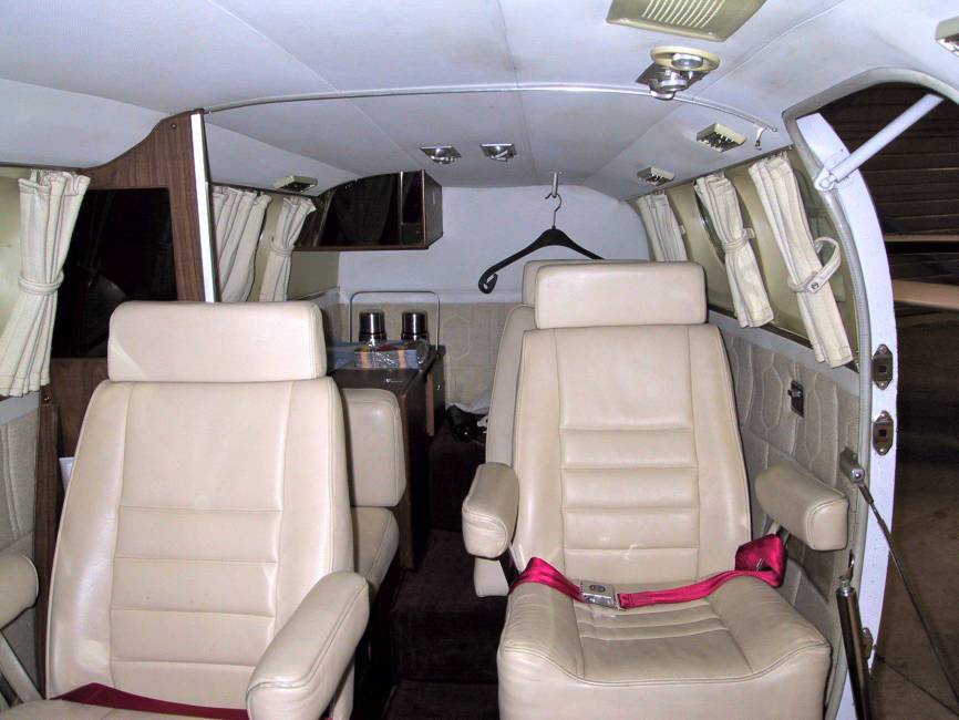 Cessna 414A Chancellor full
