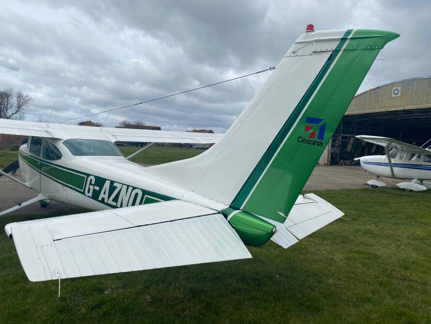 Cessna 182 P full