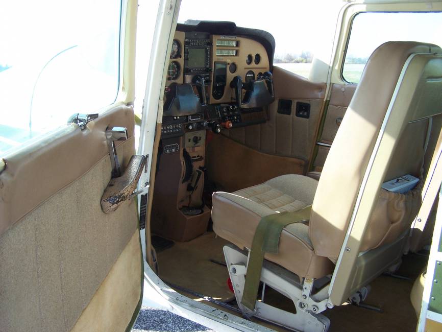 Cessna 182 Skylane P full