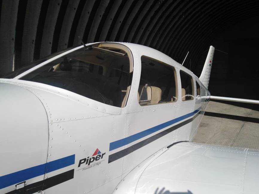 Piper PA-28R-201 Arrow III full