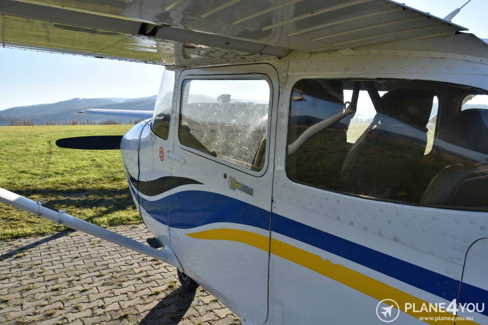 Cessna 172 Skyhawk SP full
