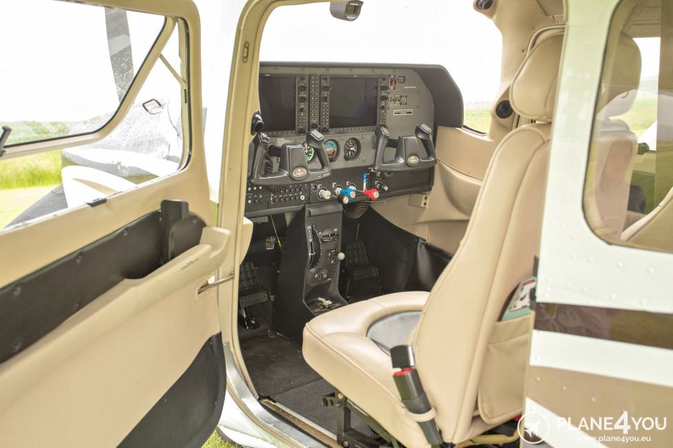 Cessna T-182 Turbo Skylane TKS full
